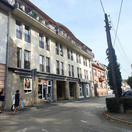 Room In The City 2 Sopron Buitenkant foto